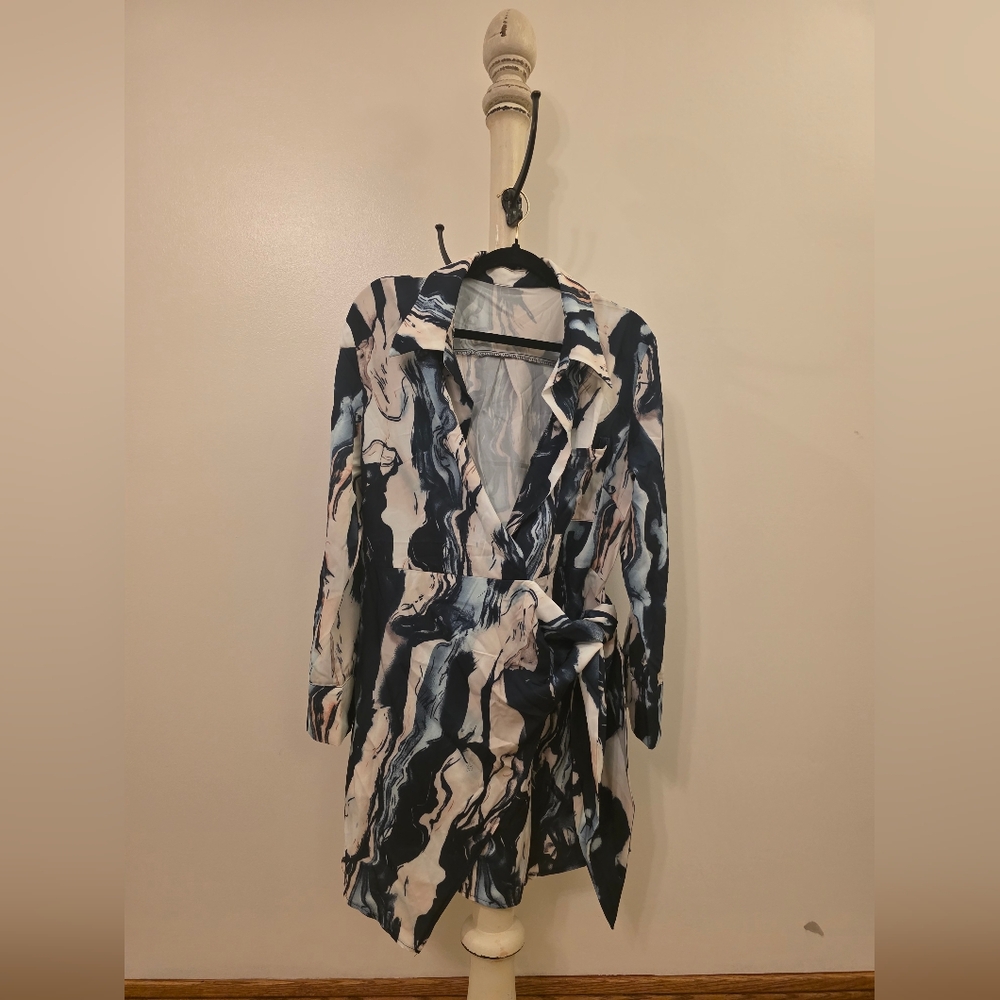 SHEIN Navy and Cream Abstract Long Sleeve Dress - Picture 2 of 6